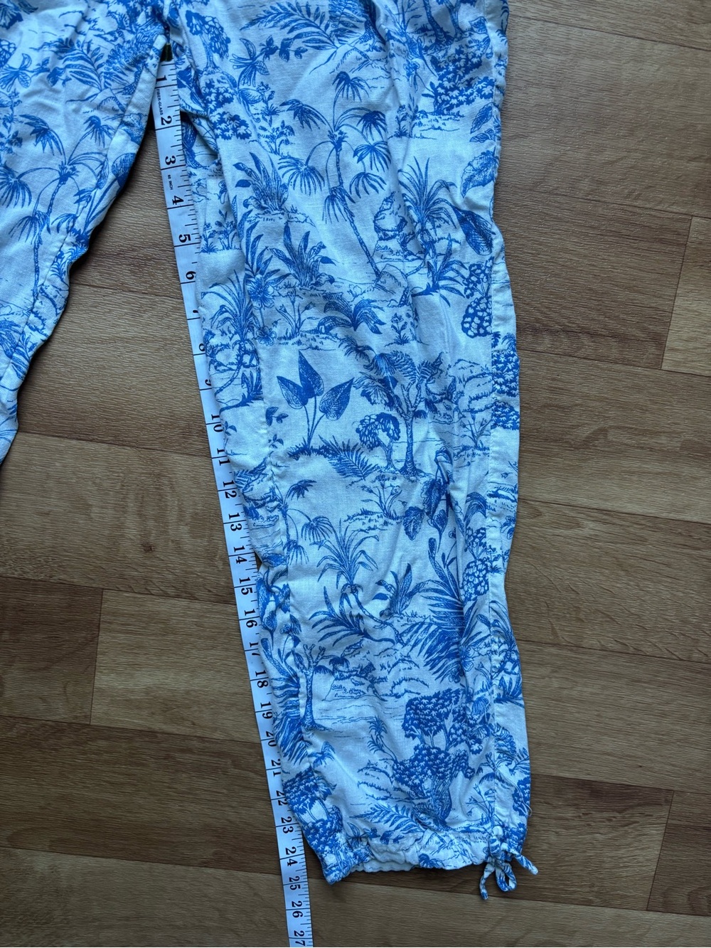 Nicole Miller White & Blue Floral Ankle Joggers - Picture 12 of 13
